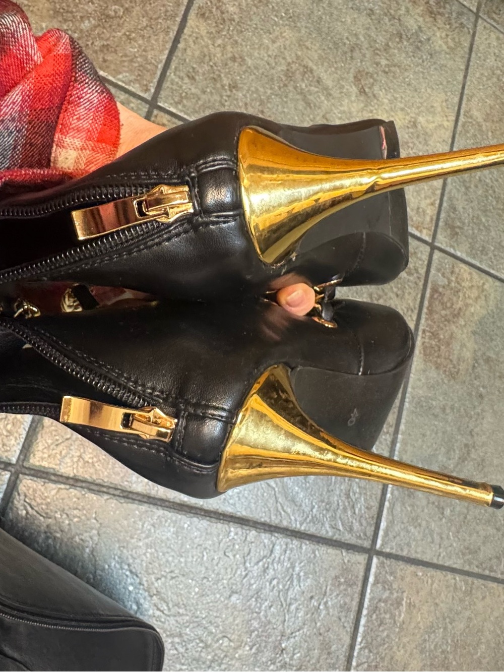 Black Leather Knee-High Stiletto Boots with Gold Chain & Toe Cap US 8 - Picture 6 of 17